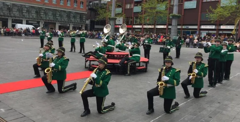 Showband KDO Groessen tijdens een optreden